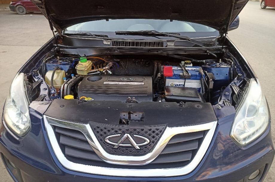 Tiggo Chery الأزرق الداكن