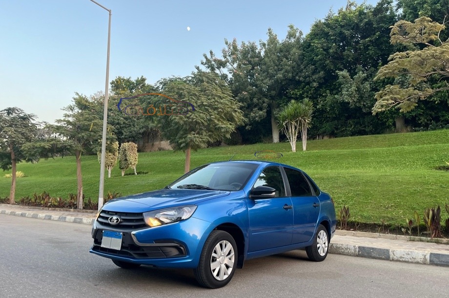 Granta Lada أزرق