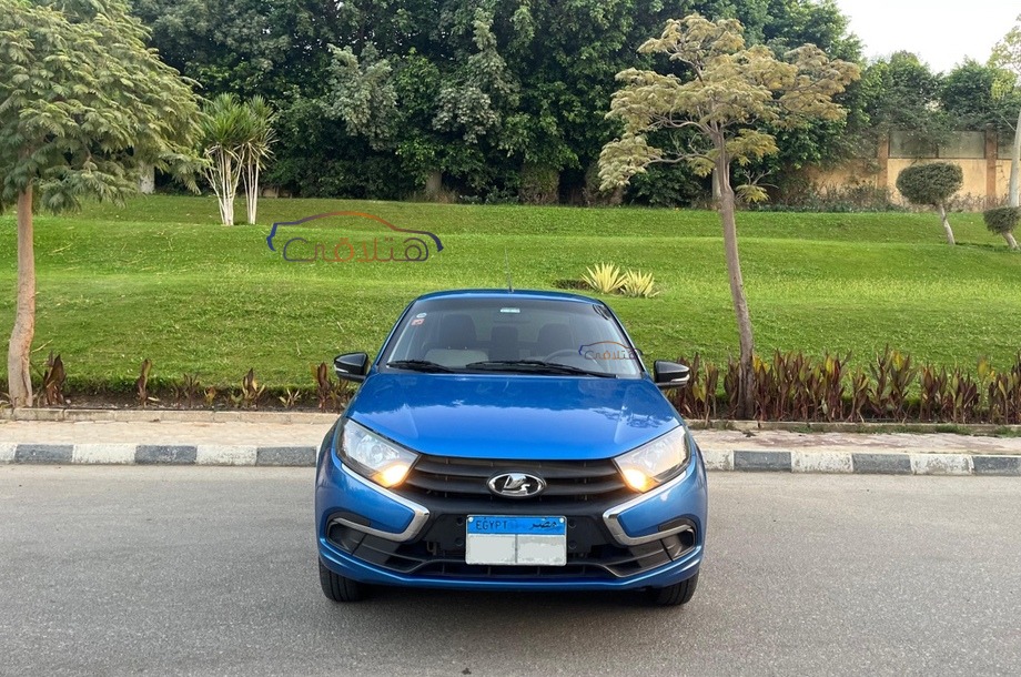 Granta Lada أزرق