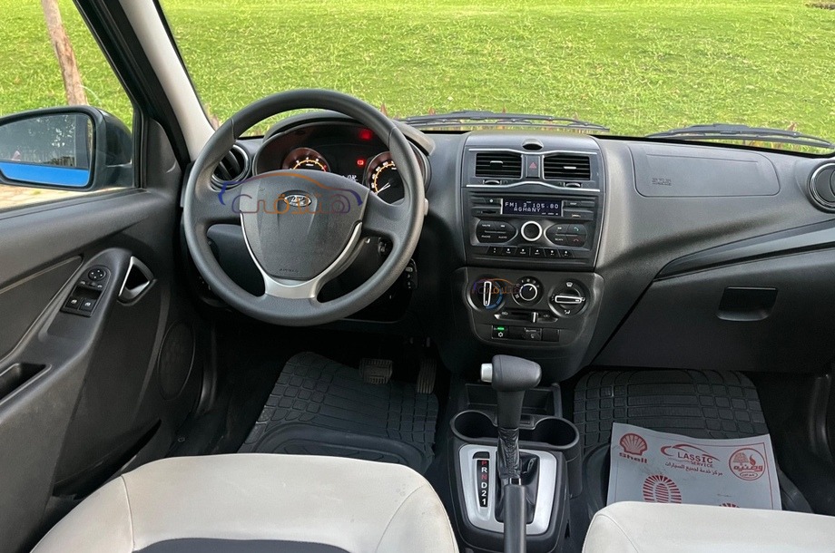 Granta Lada أزرق