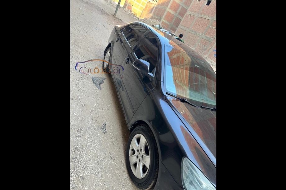 Fantasia Skoda أسود