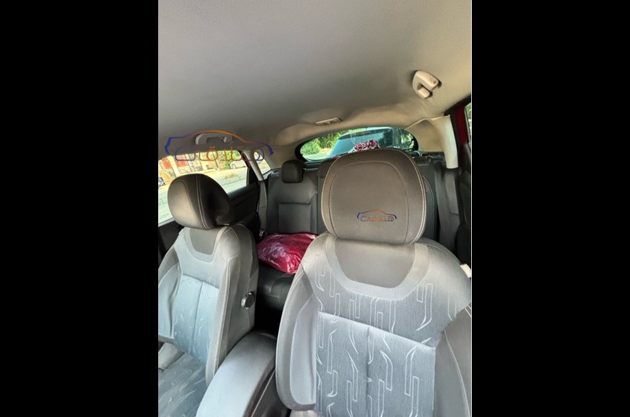 C4 Citroën Dark red