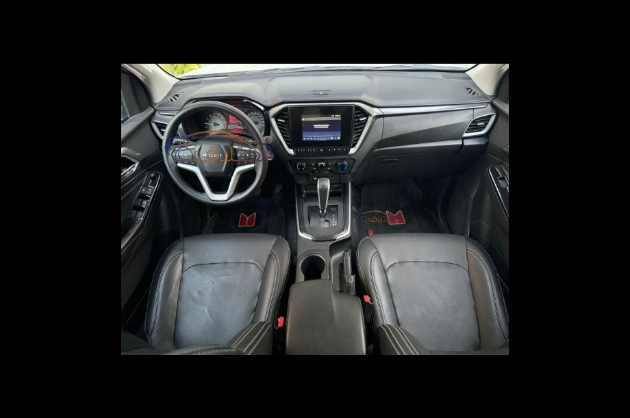 D max Isuzu أبيض