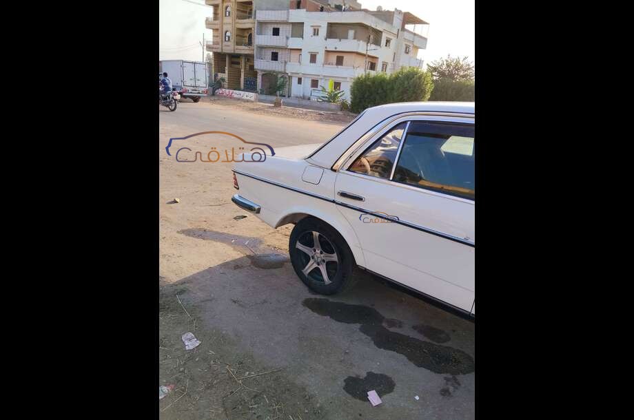 200 Mercedes أبيض