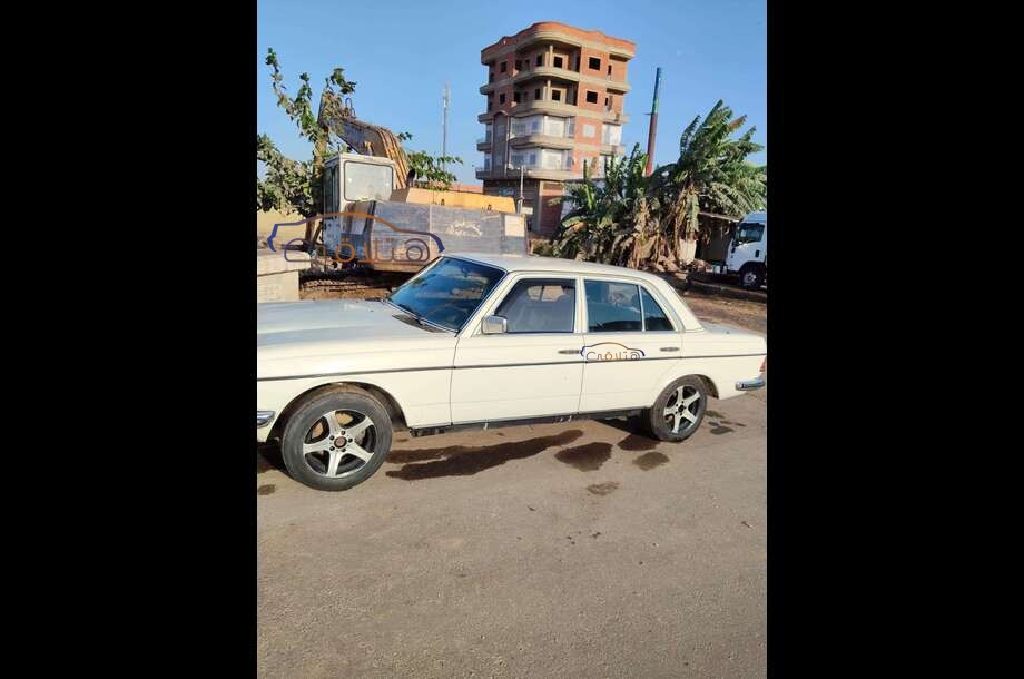 200 Mercedes أبيض