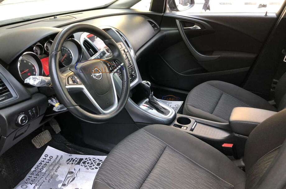 Astra Opel رمادي