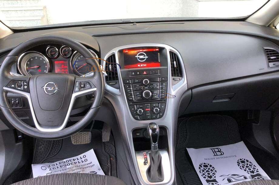 Astra Opel رمادي