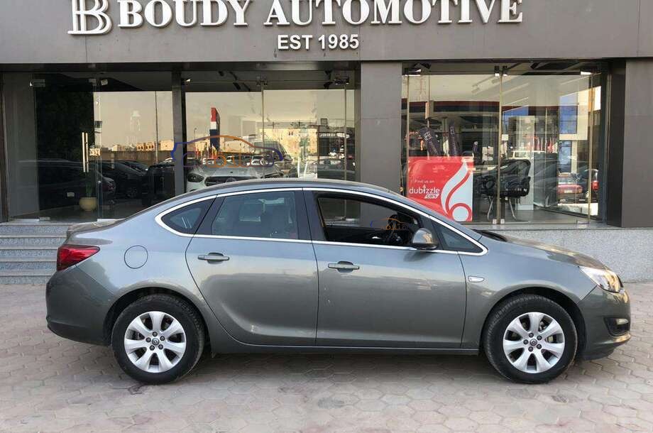 Astra Opel رمادي