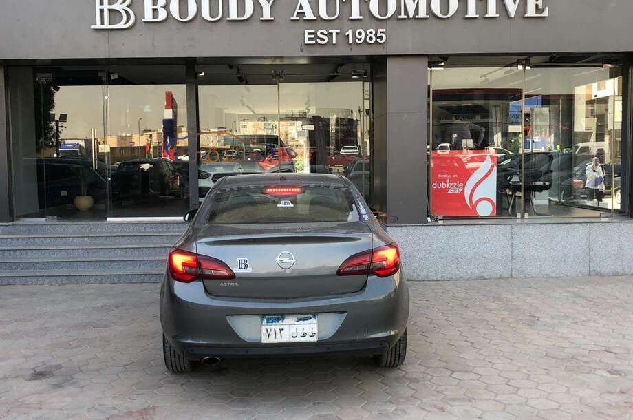 Astra Opel رمادي