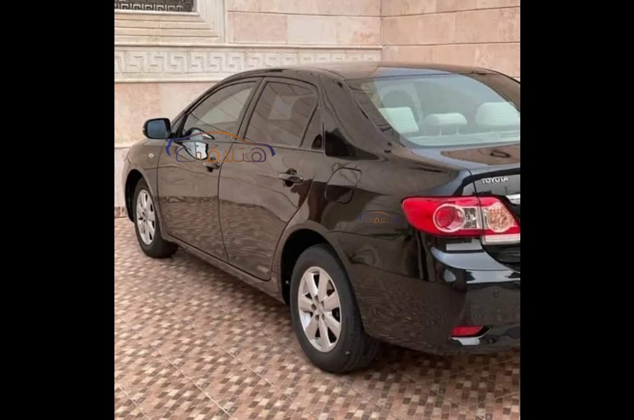Corolla Toyota أسود
