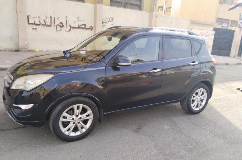 CS 35 Changan أسود
