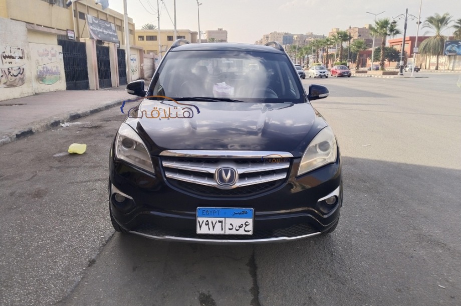 CS 35 Changan أسود