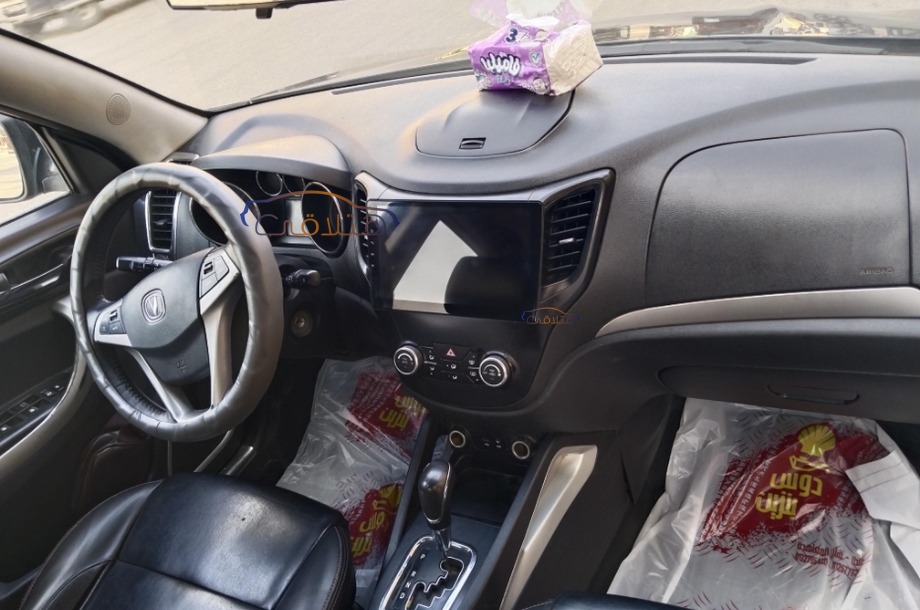 CS 35 Changan أسود