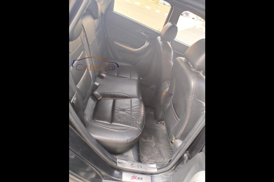 CS 35 Changan أسود