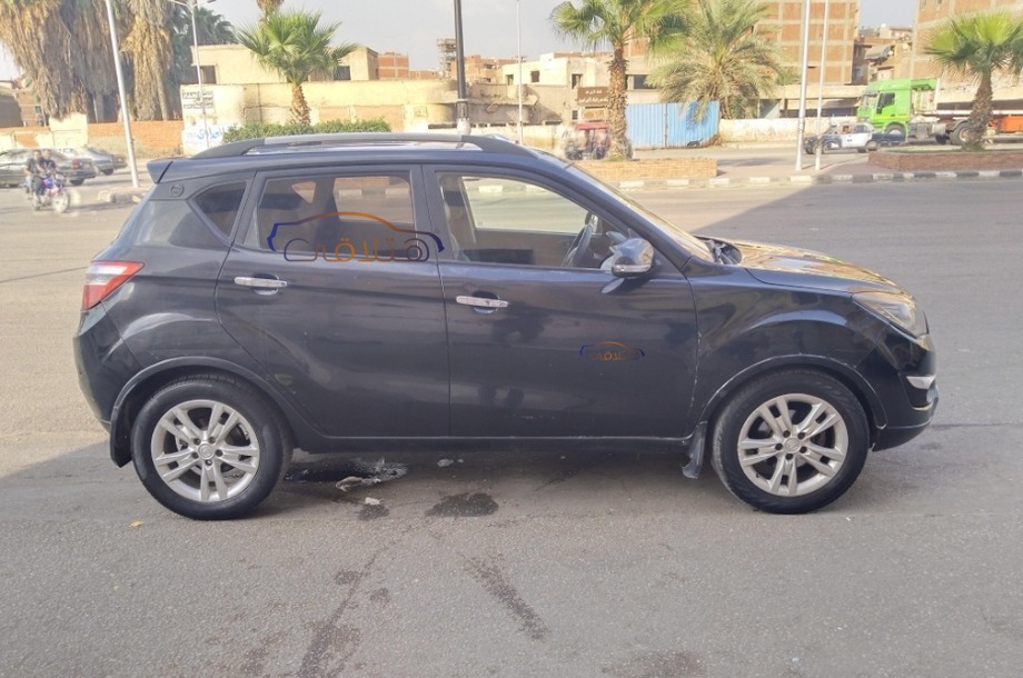 CS 35 Changan أسود