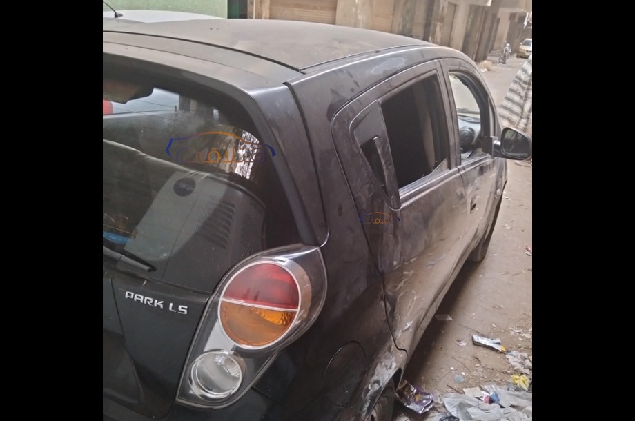 Spark Chevrolet أسود