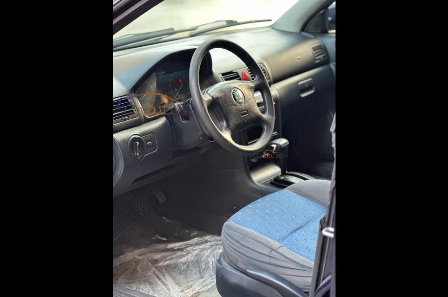 Octavia A4 Skoda أزرق