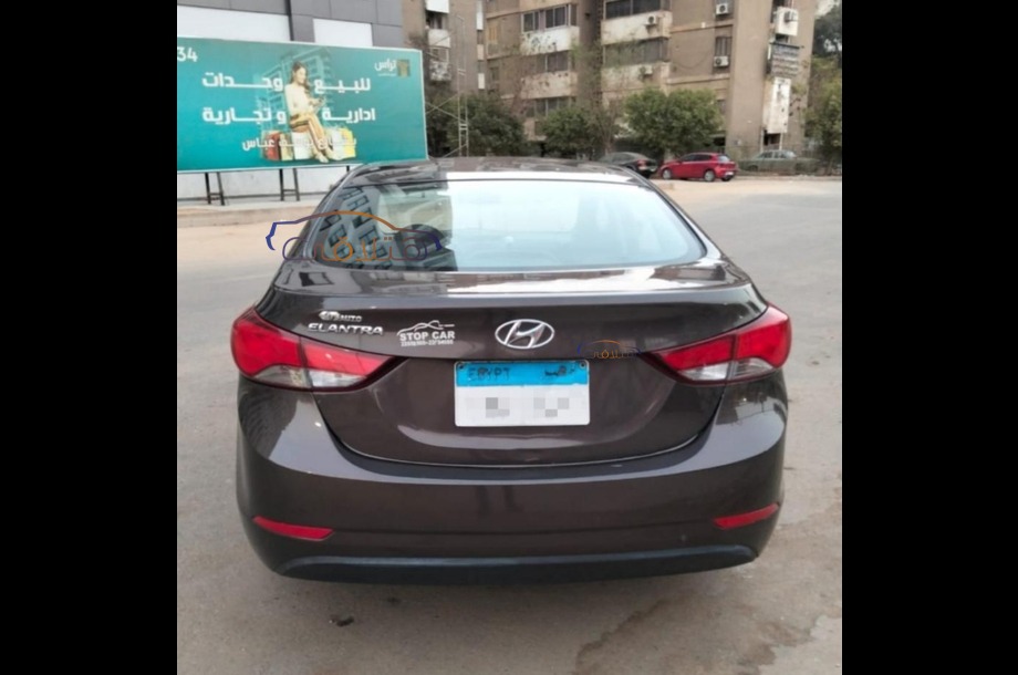 Elantra MD Hyundai بني