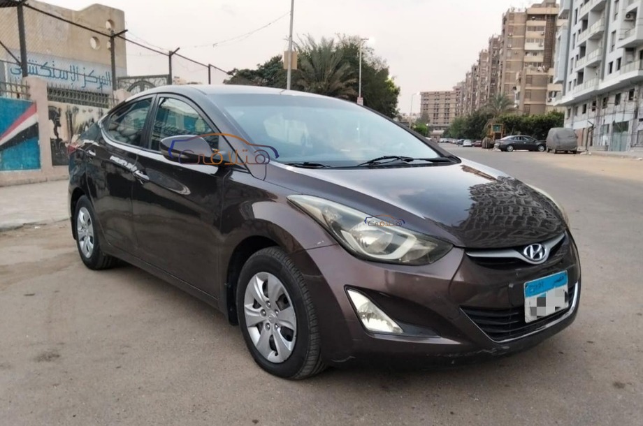 Elantra MD Hyundai بني