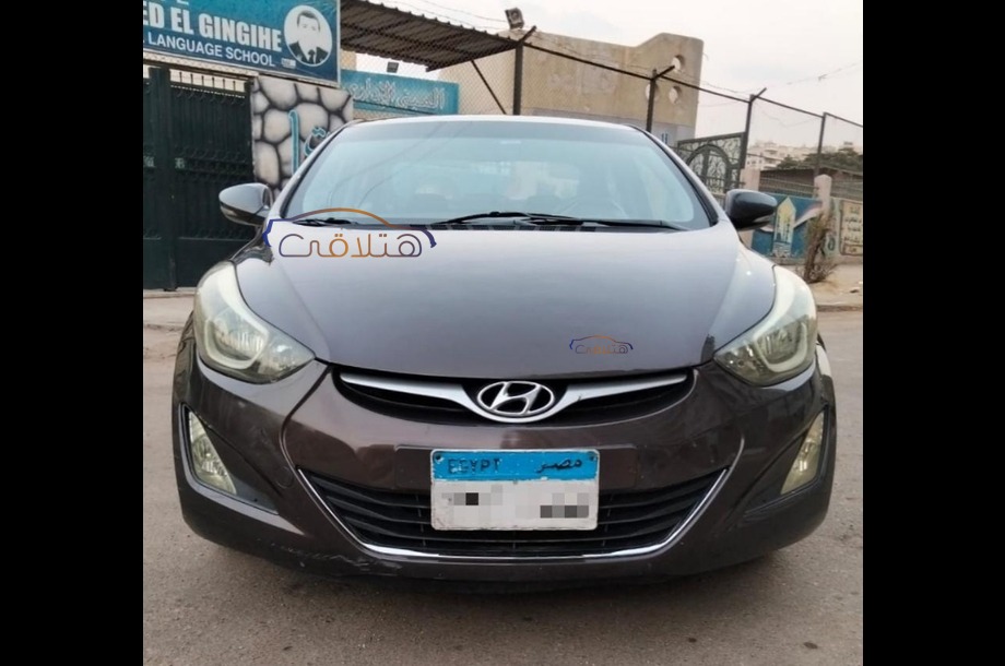 Elantra MD Hyundai بني