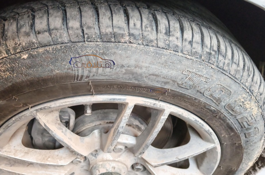 Elantra Hyundai أبيض