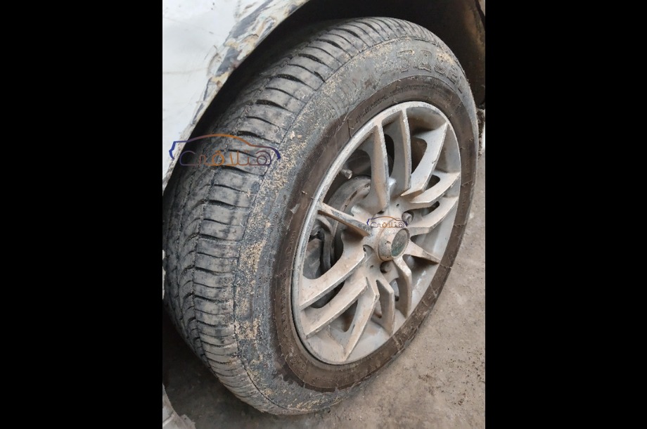 Elantra Hyundai أبيض