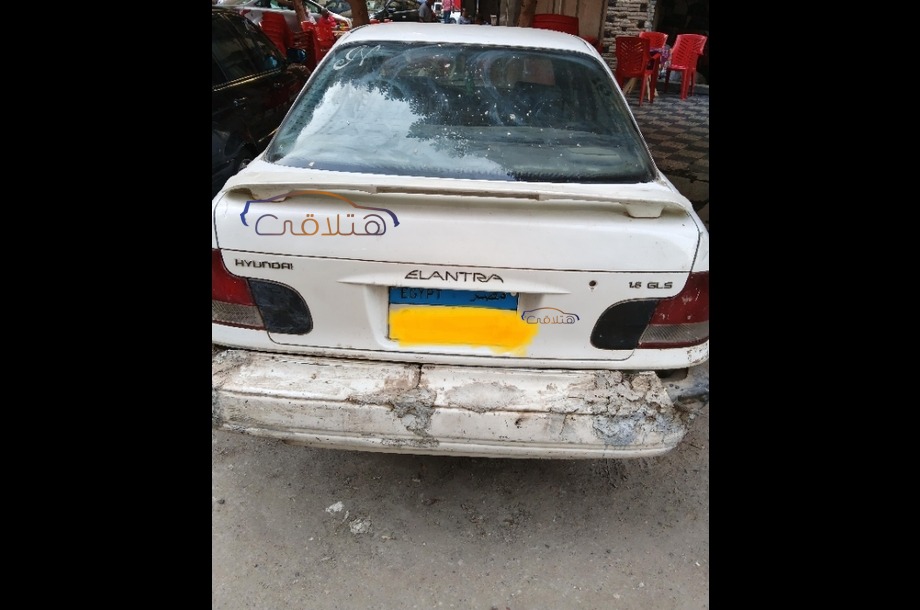 Elantra Hyundai أبيض