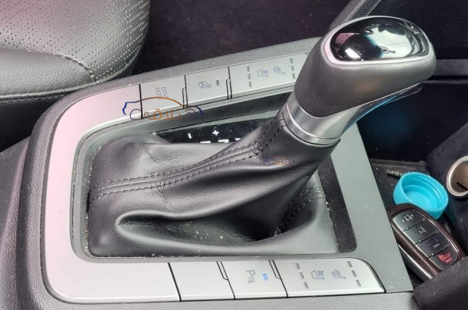 Avante Hyundai White