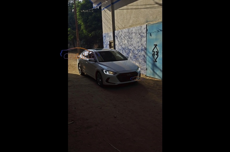 Avante Hyundai White