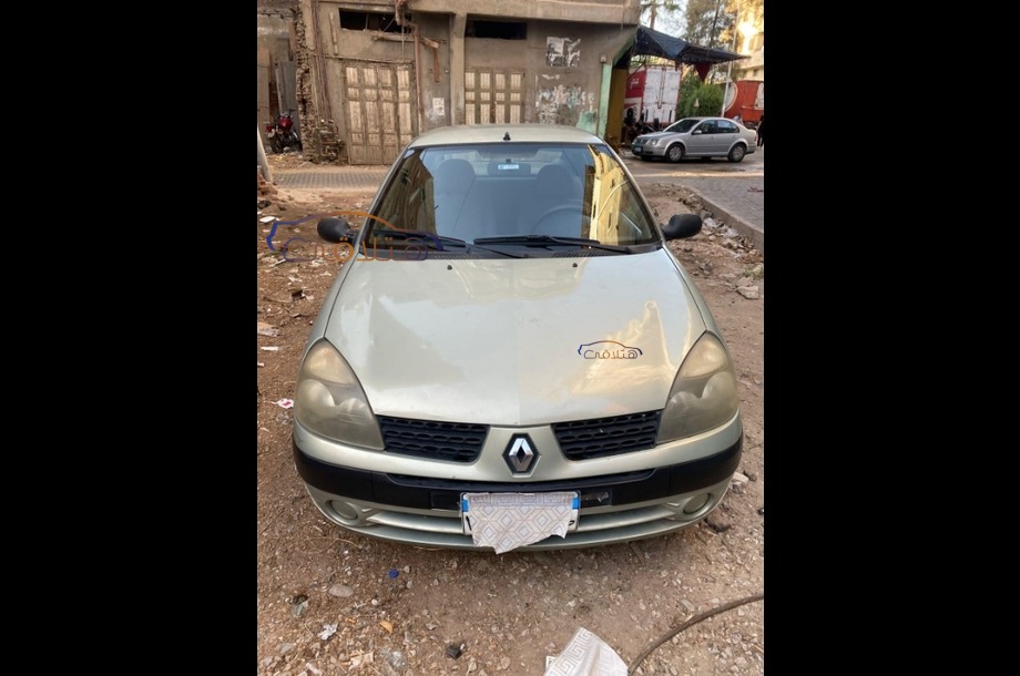 Clio Renault أخضر