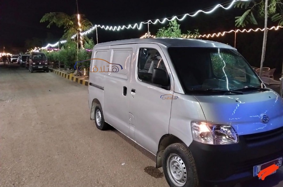 Gran max Daihatsu Silver