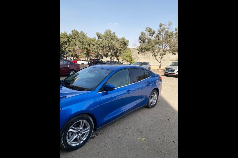 Focus Ford Blue