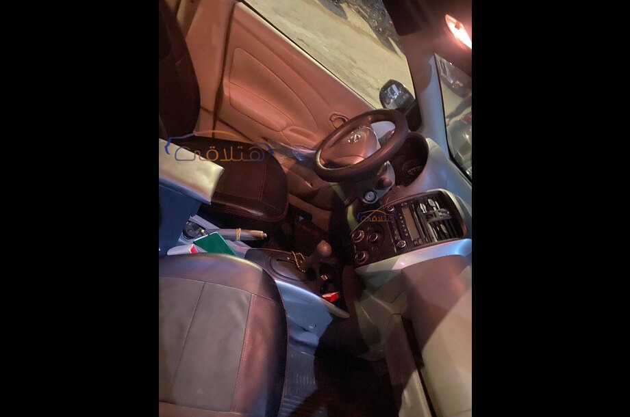 Sunny Nissan أسود