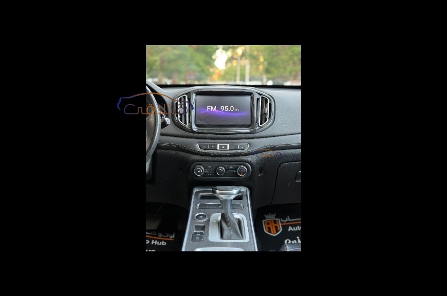 2008 Peugeot أسود