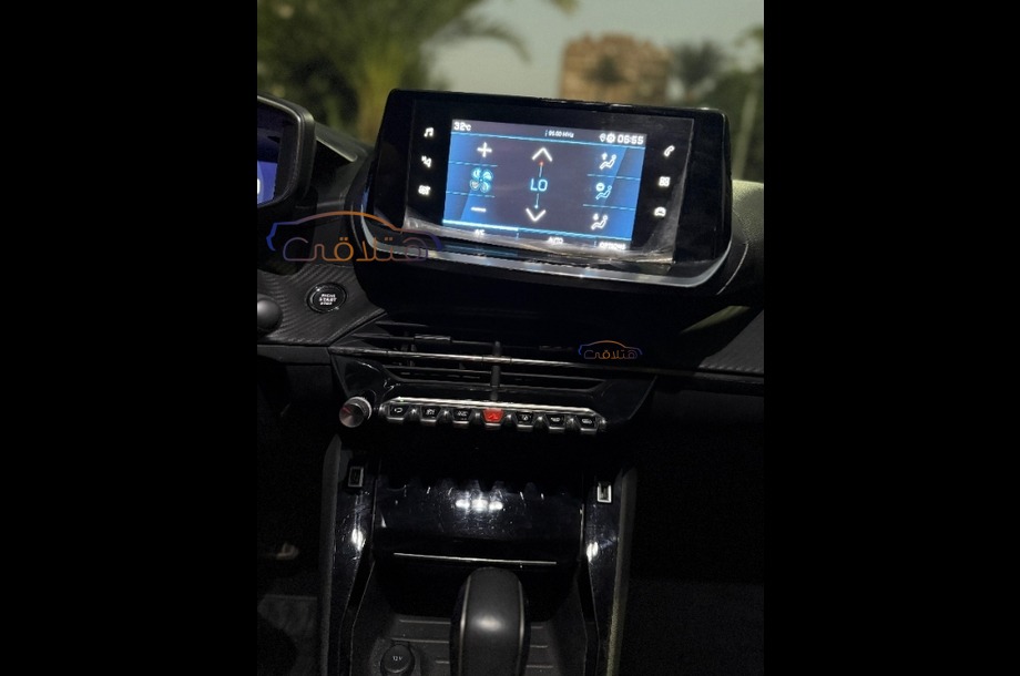 2008 Peugeot أسود