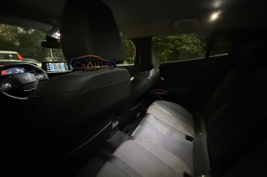 2008 Peugeot أسود