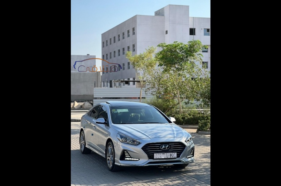 Elantra Hyundai فضي