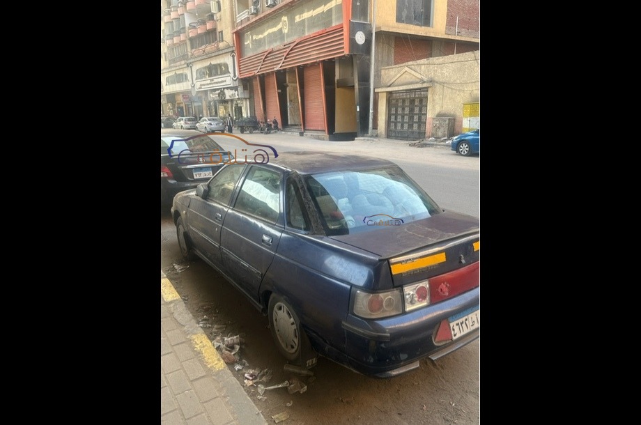 2110 Lada الأزرق الداكن