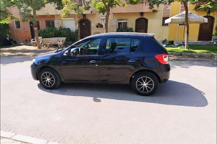 Sandero Renault Black