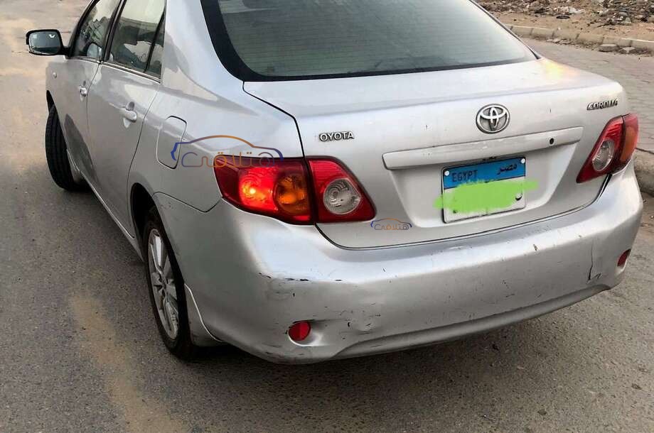 Corolla Toyota فضي