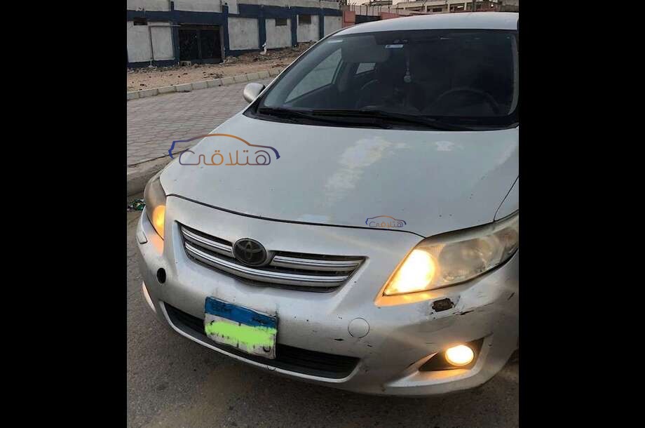 Corolla Toyota فضي