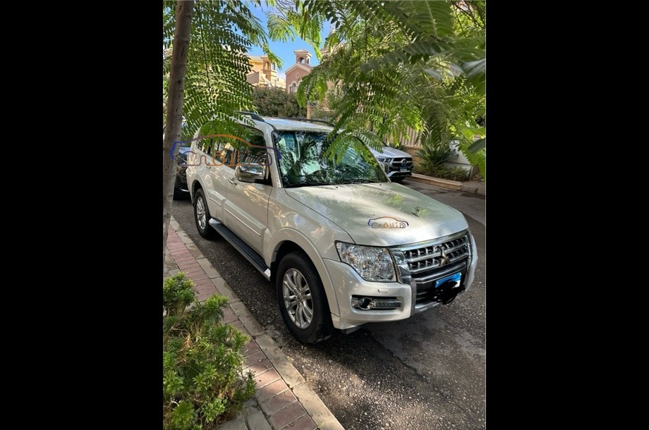 Pajero Mitsubishi White