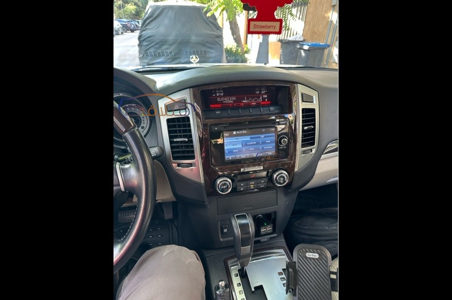 Pajero Mitsubishi White