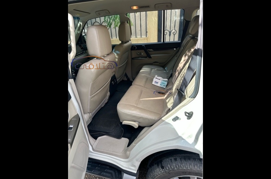 Pajero Mitsubishi White