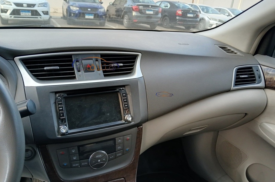 Sentra Nissan Silver