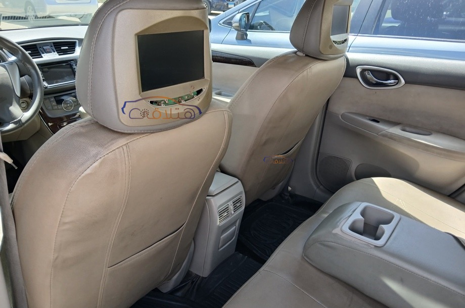 Sentra Nissan Silver