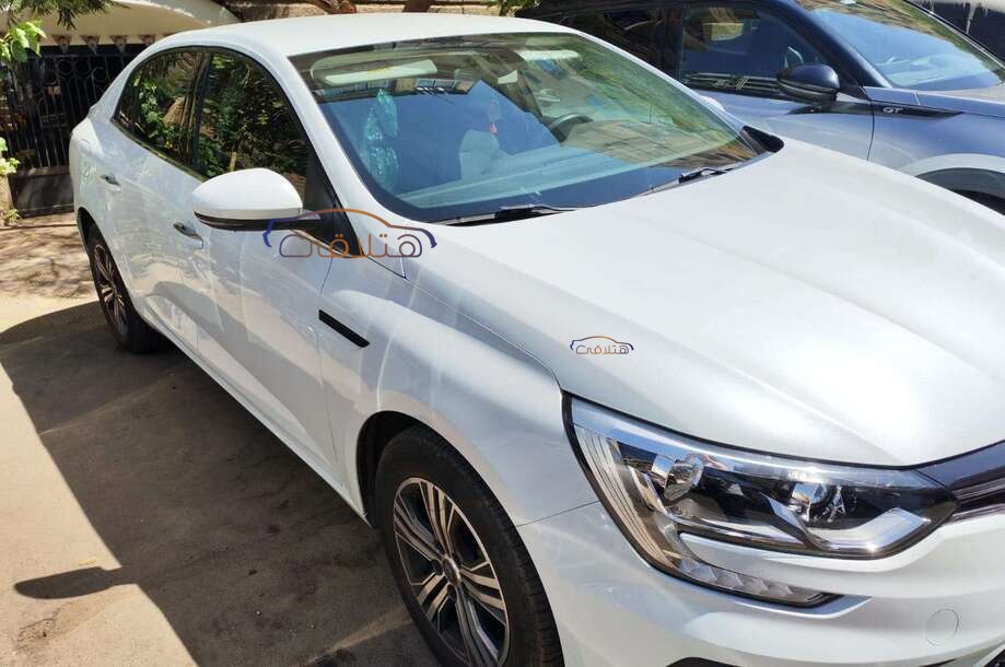 Megane Renault أبيض