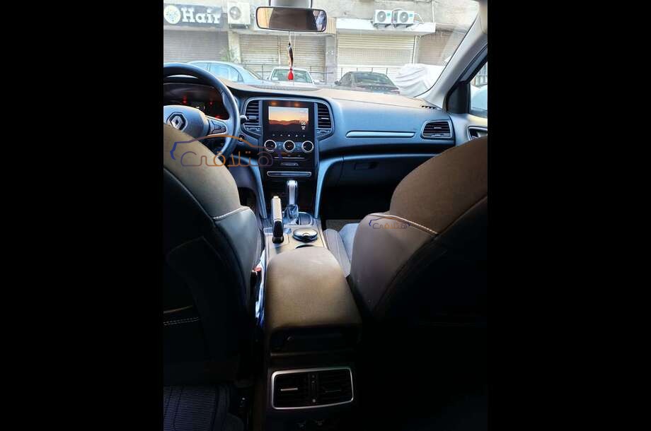 Megane Renault أبيض