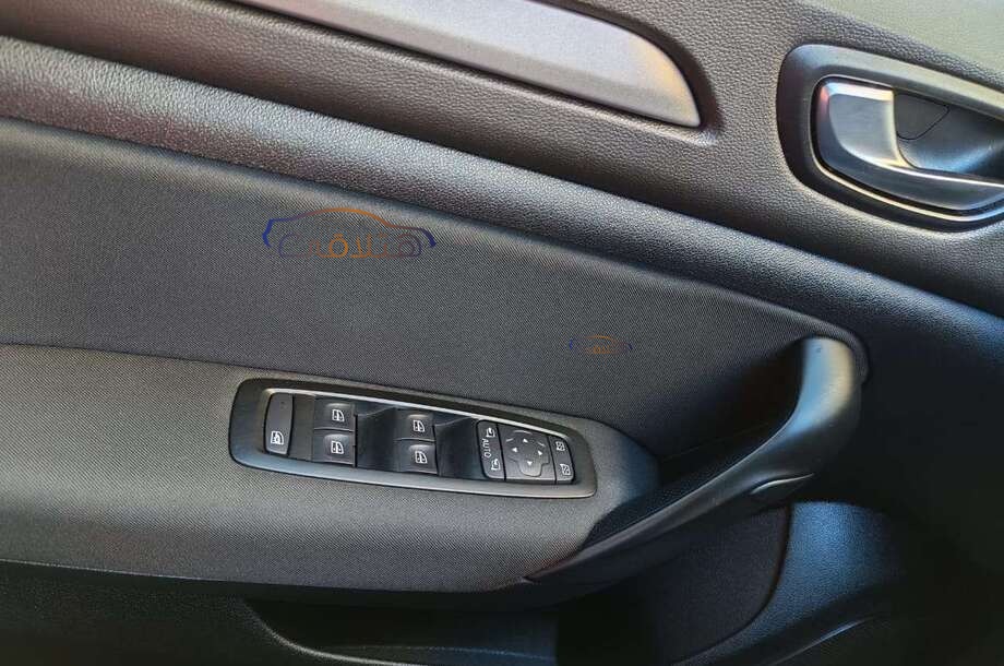 Megane Renault أبيض