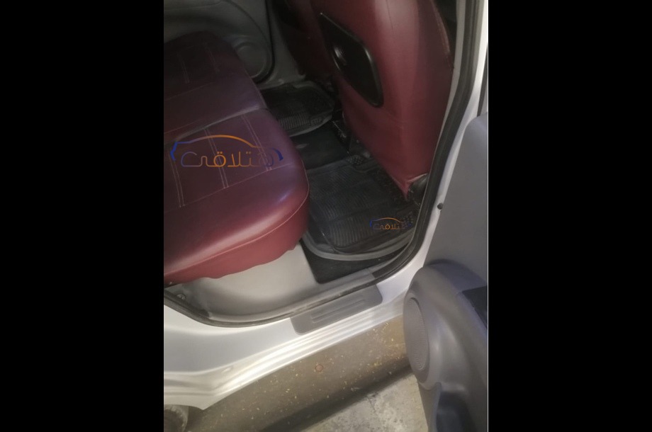 Matrix Hyundai Silver